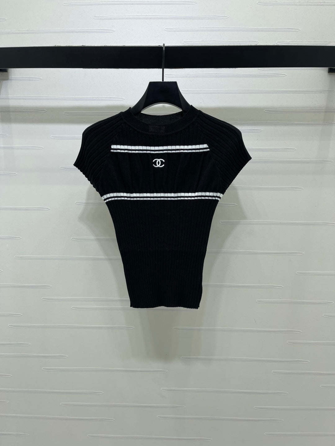 CHANEL 26S SHORT-SLEEVE KNIT TOP 1341