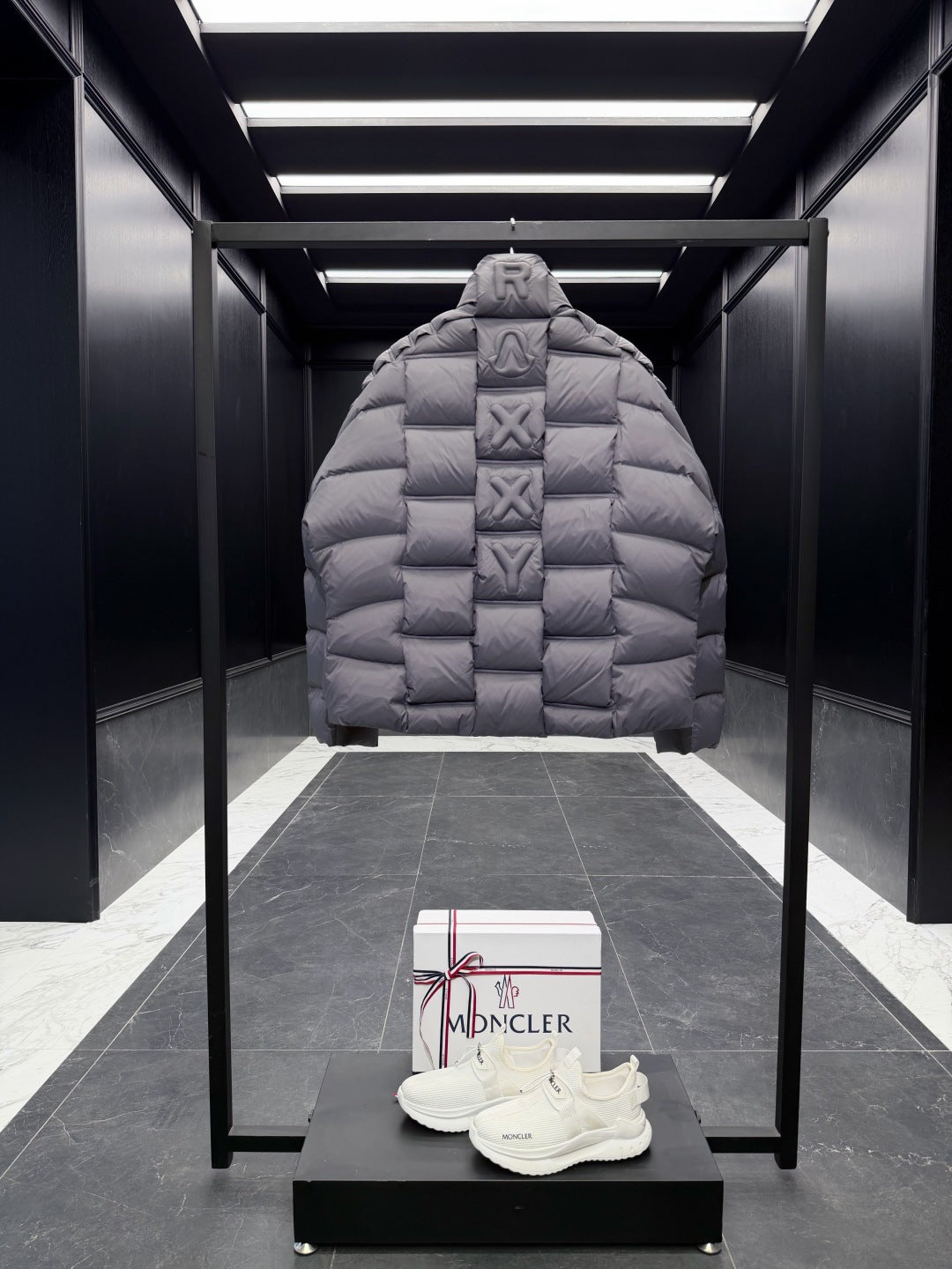 MONCLER 25S PREMIUM DOWN JACKET 491