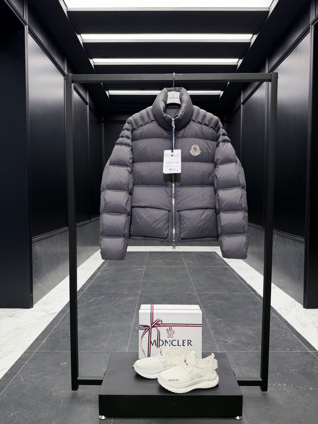 MONCLER 25S PREMIUM DOWN JACKET 491