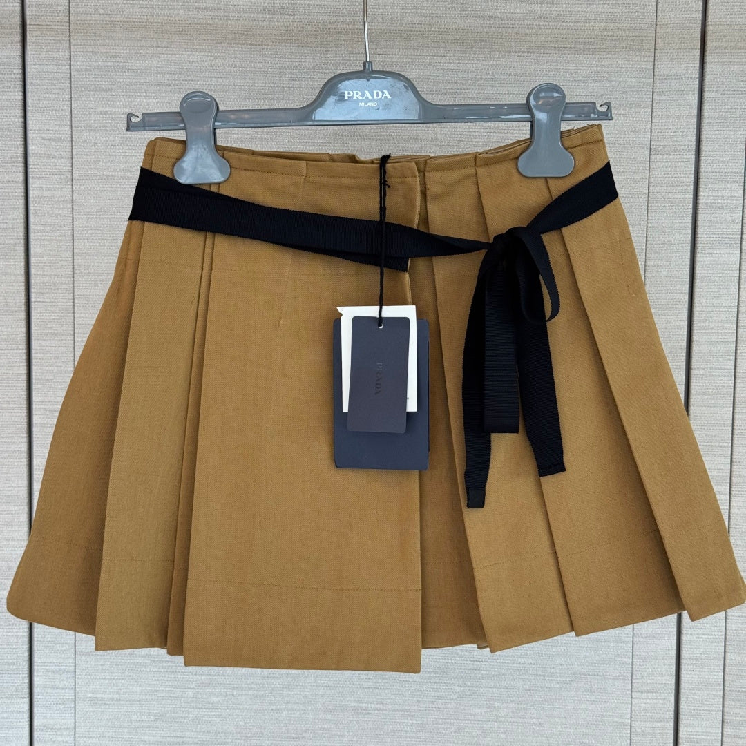 PRADA 26S PLEATED SKIRT 1056