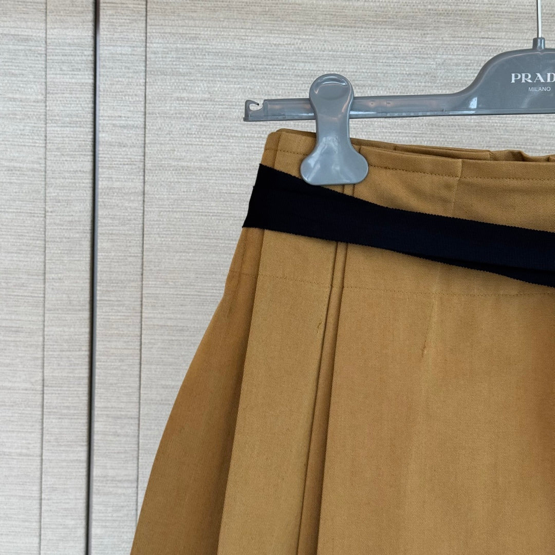 PRADA 26S PLEATED SKIRT 1056