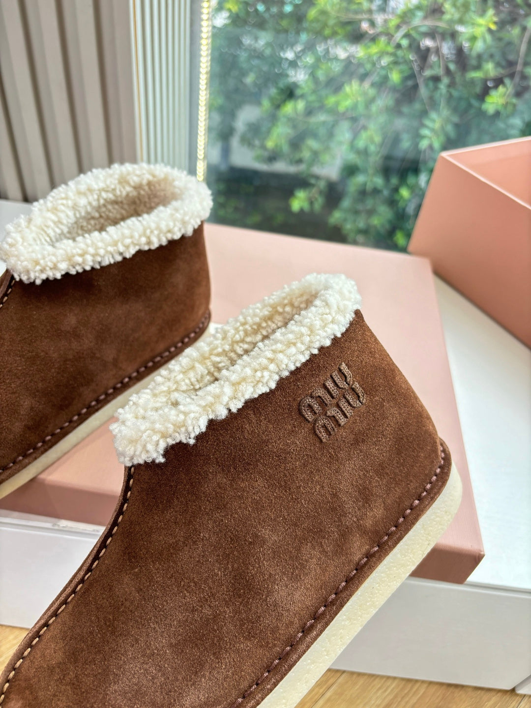 MIUMIU 26S ANKLE BOOTS IN BROWN SUEDE AND SHEARLING