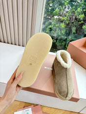MIUMIU 26S ANKLE BOOTS IN BEIGE SUEDE AND SHEARLING