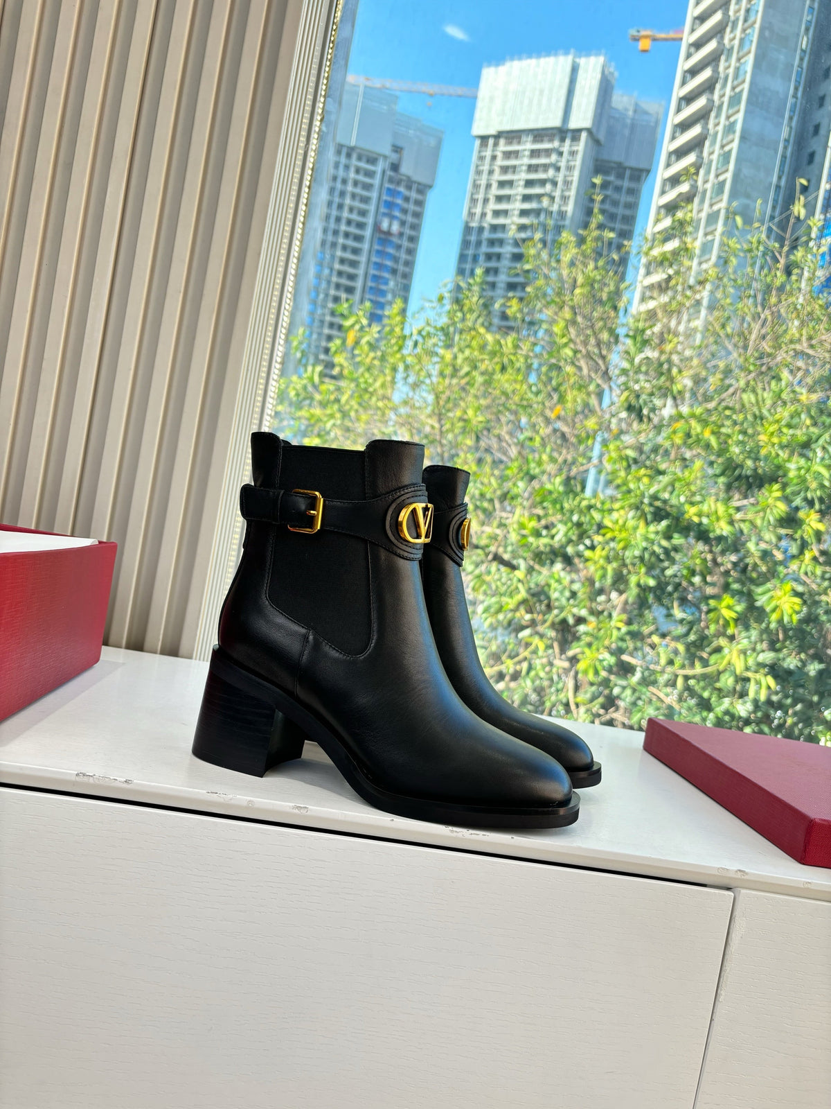 VALENTINO 25S SIGNATURE LOGO BOOTS 60 MM IN BLACK CALFSKIN WITH GOLD HARDWARE