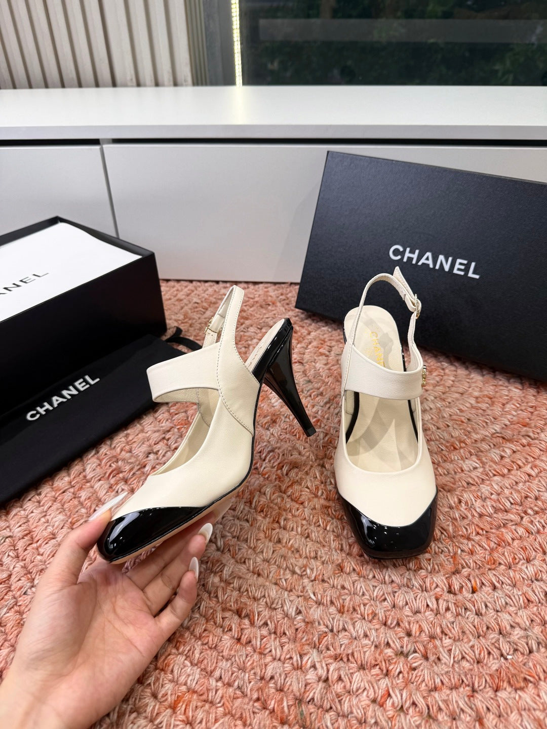 CHANEL 26S SQUARE TOE HIGH HEELS SLINGBACKS IN WHITE LAMBSKIN WITH BLACK TOE
