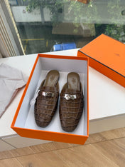 HM 26S DESTIN MULES IN DARK BROWN CROCODILE-EFFECT LEATHER