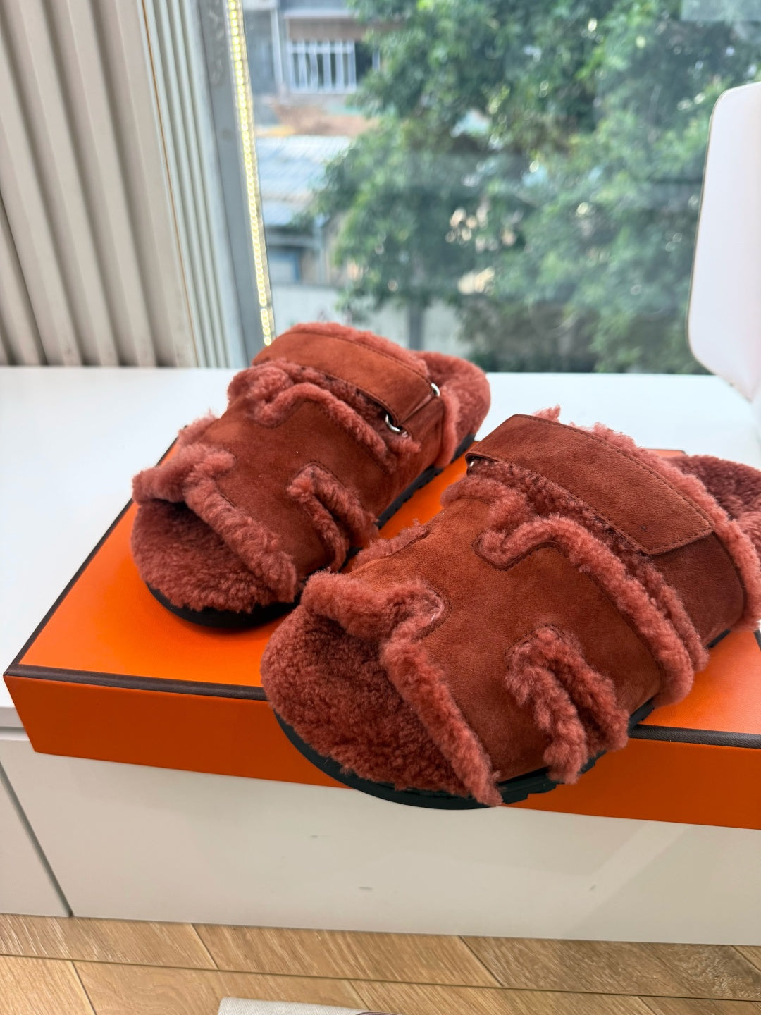 HM 26S SANDAL IN RUST BROWN WOOL AND SUEDE