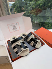 HM 26S SANDAL IN BEIGE WOOL AND BLACK GLOSSY CALFSKIN
