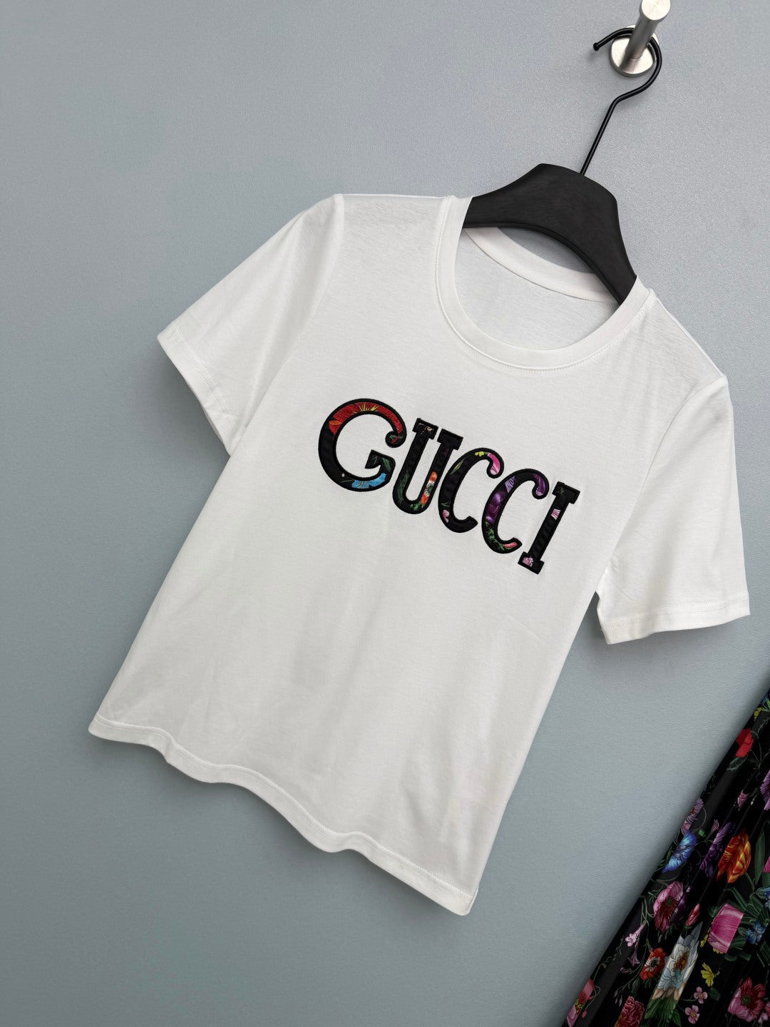 GUCCI 26S T-SHIRT AND PLEATED SKIRT SET 383