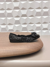 PRADA 26S ROUND TOE FLATS WITH BOW IN BLACK PATENT CALFSKIN