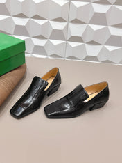 BOTTEGA VENETA 26S VENTURA LOAFERS 40 MM BLACK GLOSSY CALFSKIN