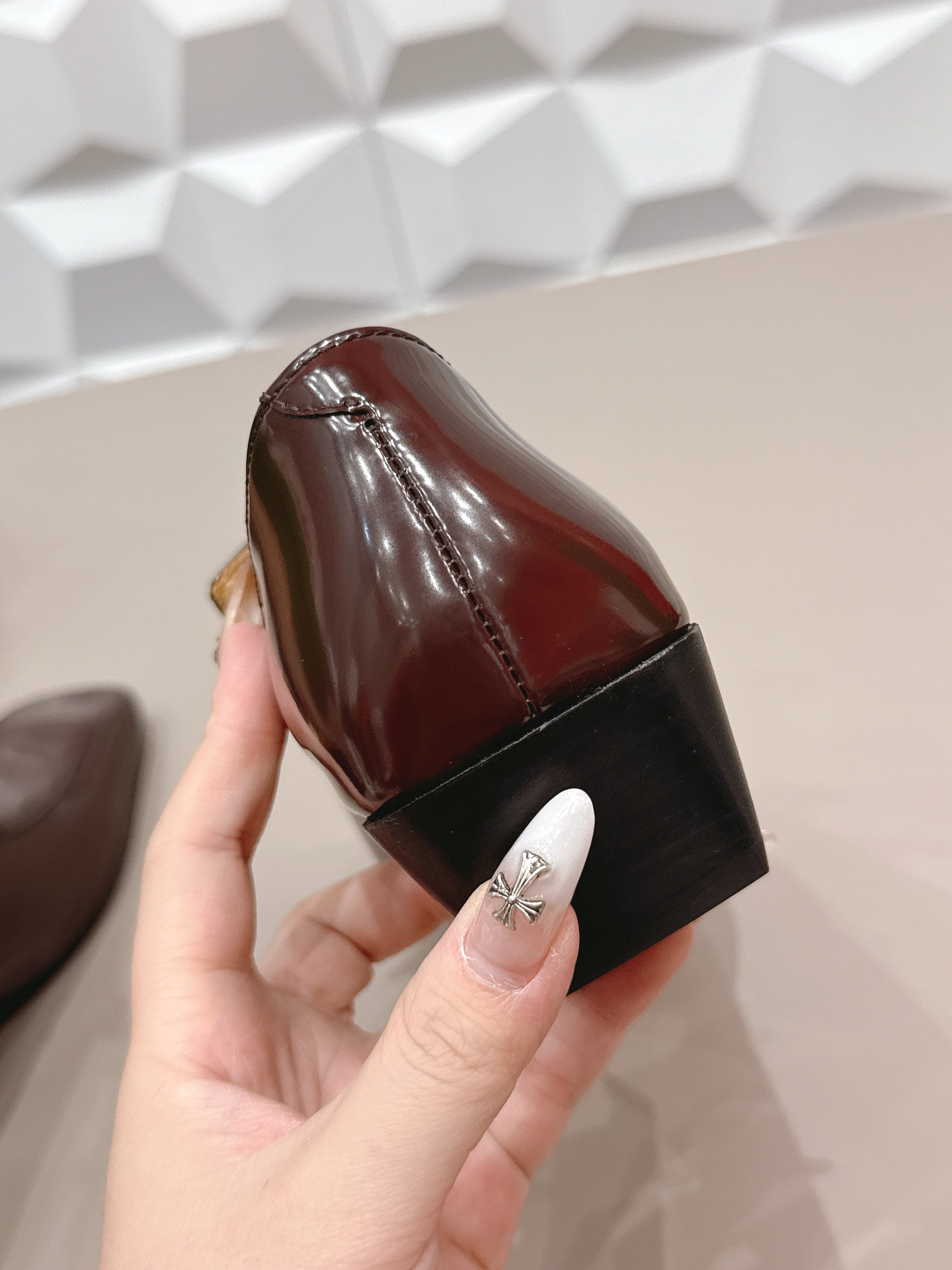 BOTTEGA VENETA 26S VENTURA LOAFERS 40 MM BROWN GLOSSY CALFSKIN