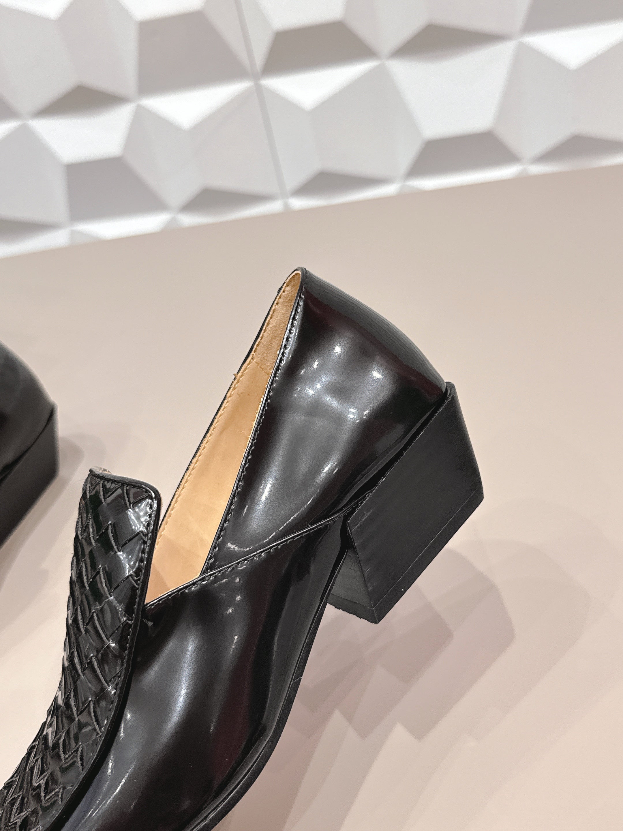 BOTTEGA VENETA 26S VENTURA LOAFERS 40 MM IN BLACK INTRECCIATO CALFSKIN