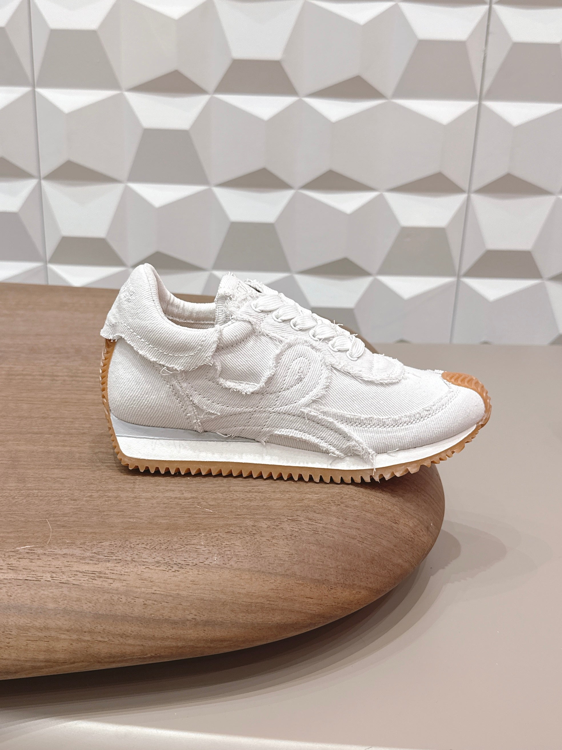 LOEWE 26S FLOW RUNNER SNEAKER IN WHITE DENIM