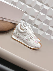LOEWE 26S FLOW RUNNER SNEAKER IN WHITE FLORAL PATTERN SUEDE AND CALFSKIN