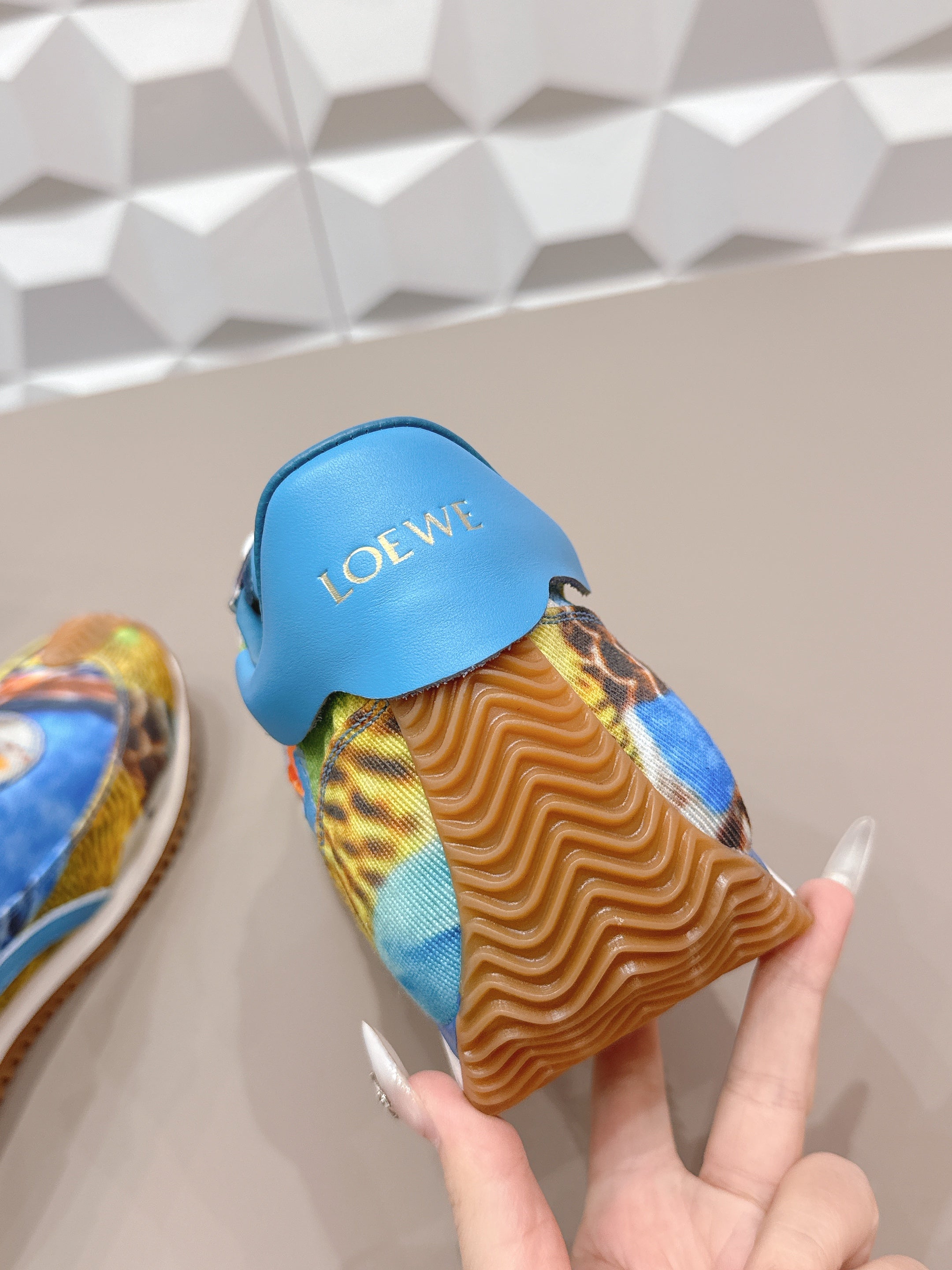 LOEWE 26S FLOW RUNNER SNEAKER IN MULTICOLOR FABRIC AND CALFSKIN STYLE 3