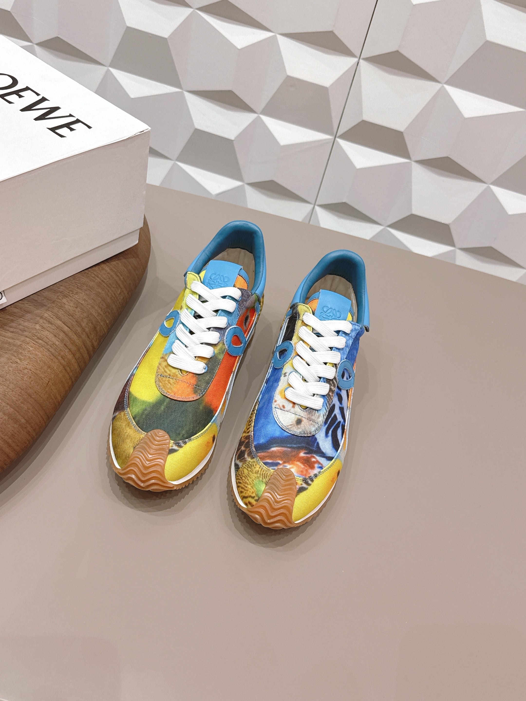 LOEWE 26S FLOW RUNNER SNEAKER IN MULTICOLOR FABRIC AND CALFSKIN STYLE 3