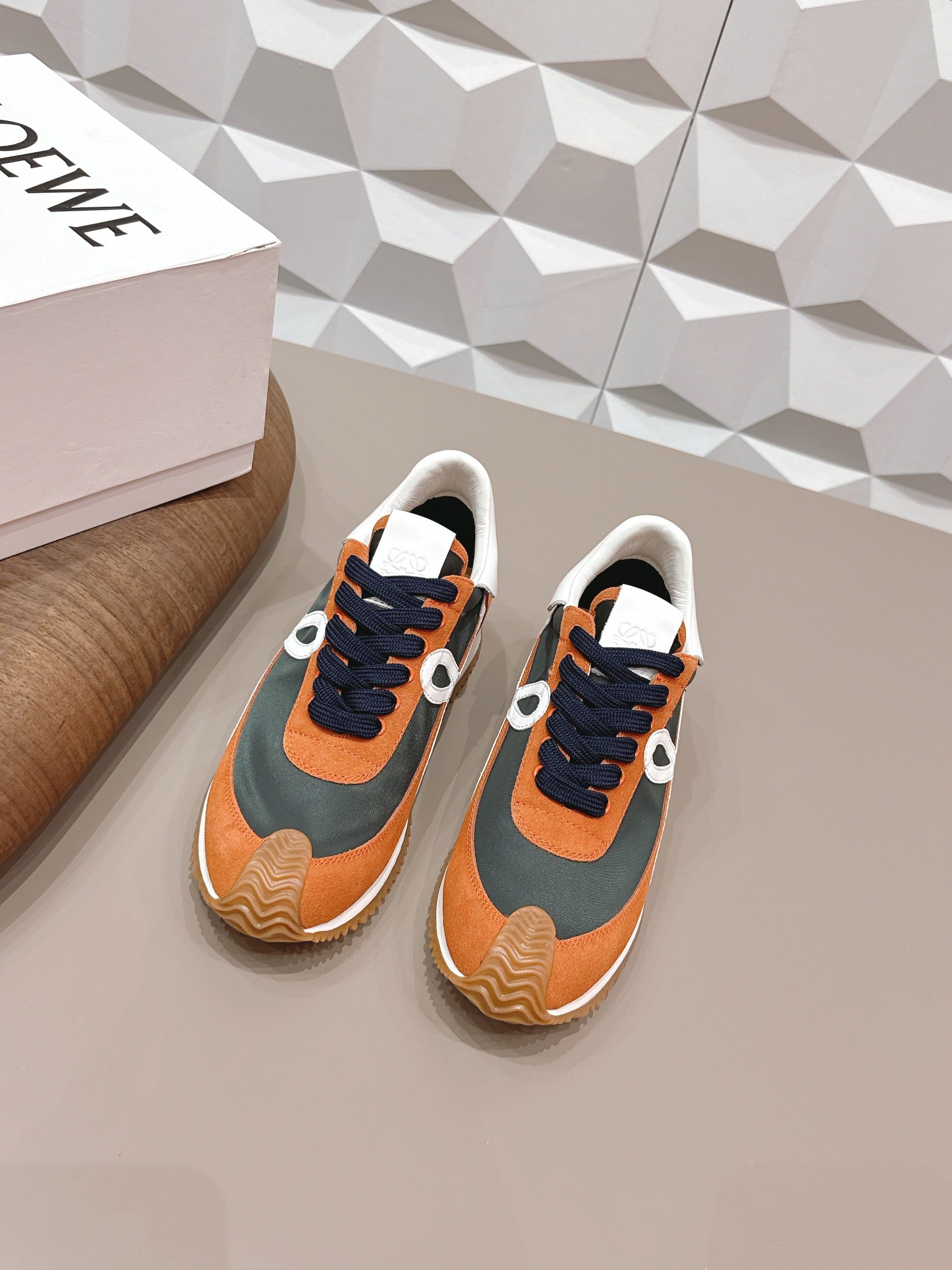 LOEWE 26S FLOW RUNNER SNEAKER IN RUST BROWN SUEDE AND WHITE CALFSKIN
