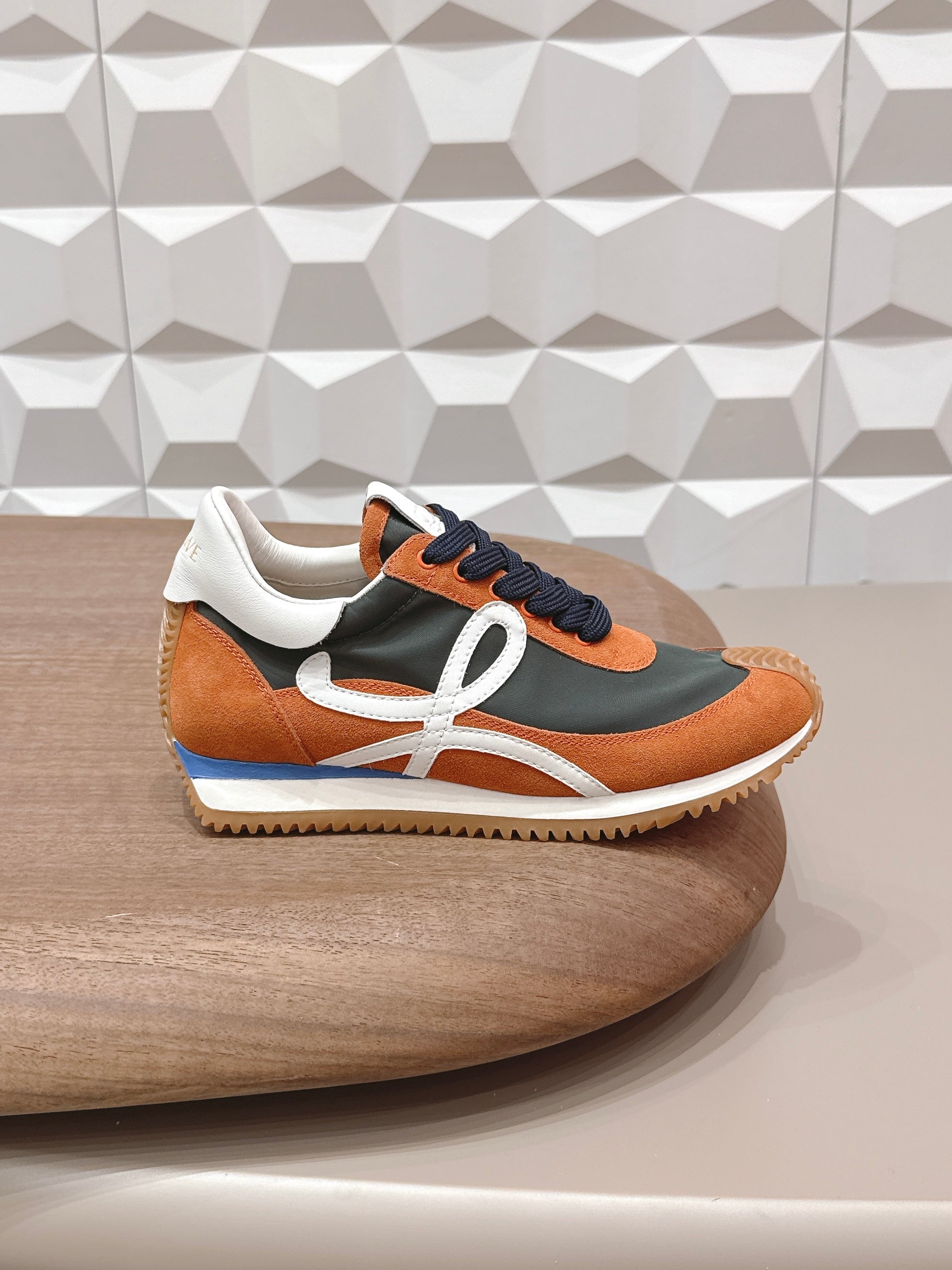 LOEWE 26S FLOW RUNNER SNEAKER IN RUST BROWN SUEDE AND WHITE CALFSKIN