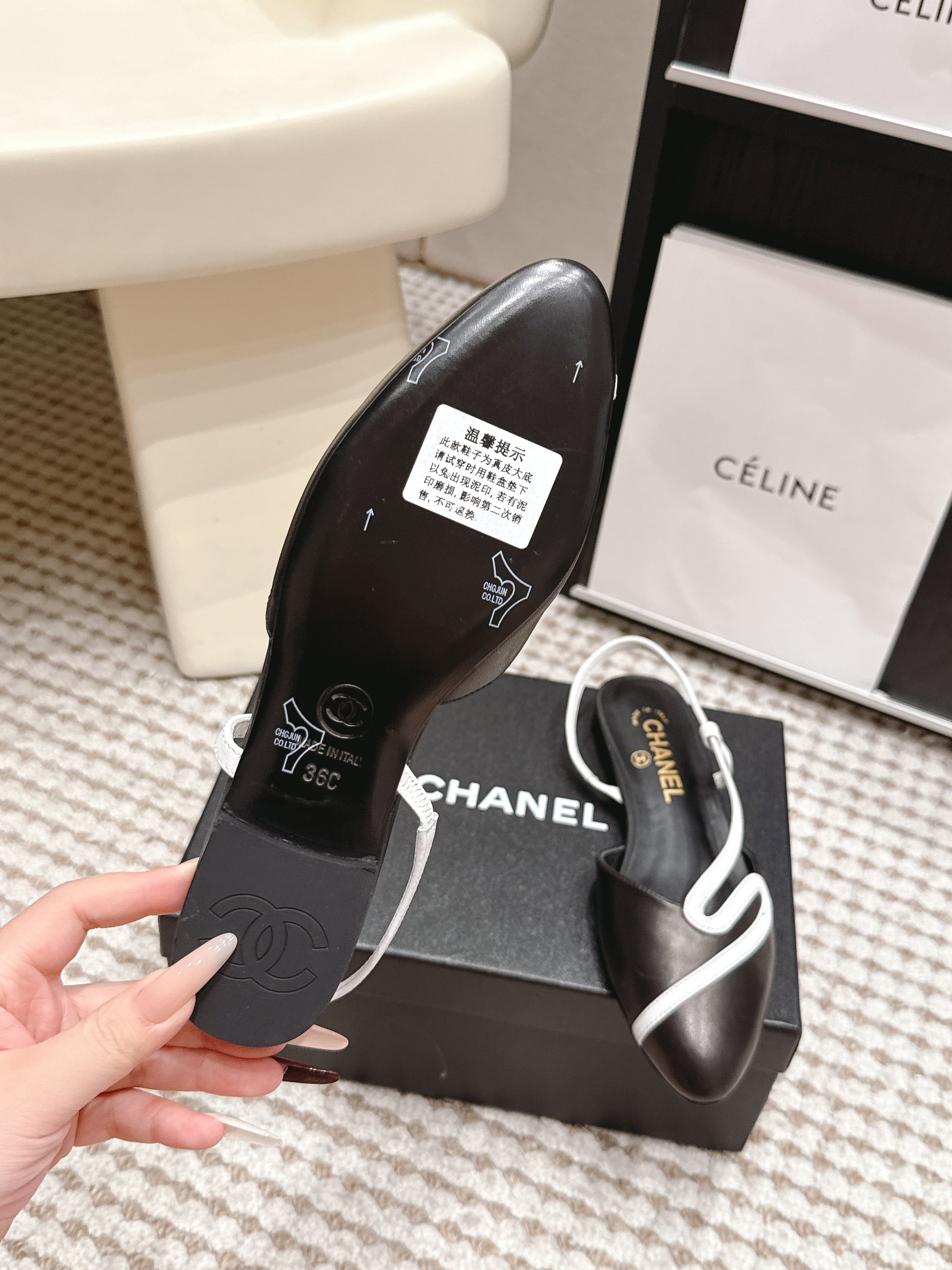 CHANEL 26S SLINGBACK FLATS IN BLACK CALFSKIN WITH WHITE TRIM