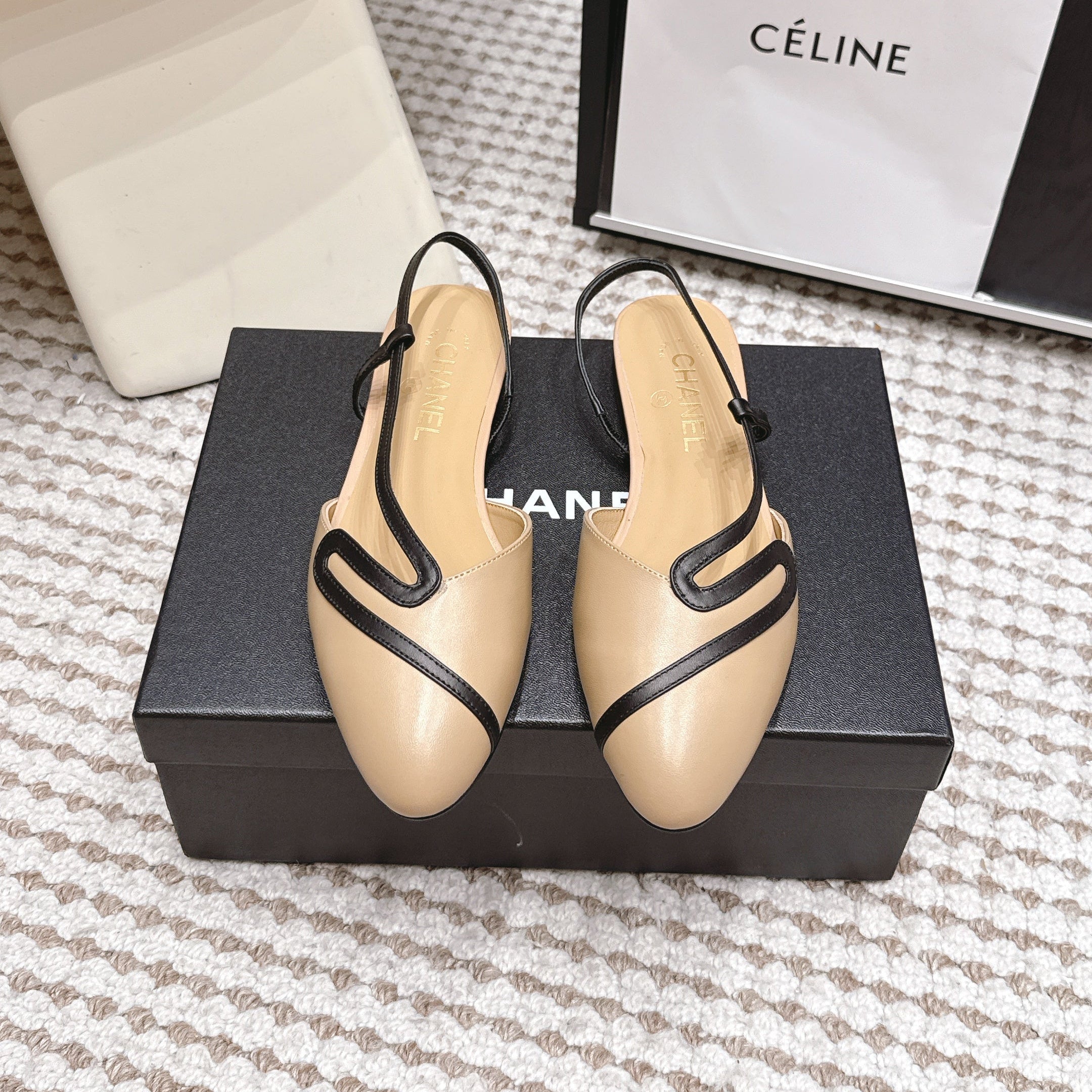CHANEL 26S SLINGBACK FLATS IN BEIGE CALFSKIN WITH BLACK TRIM