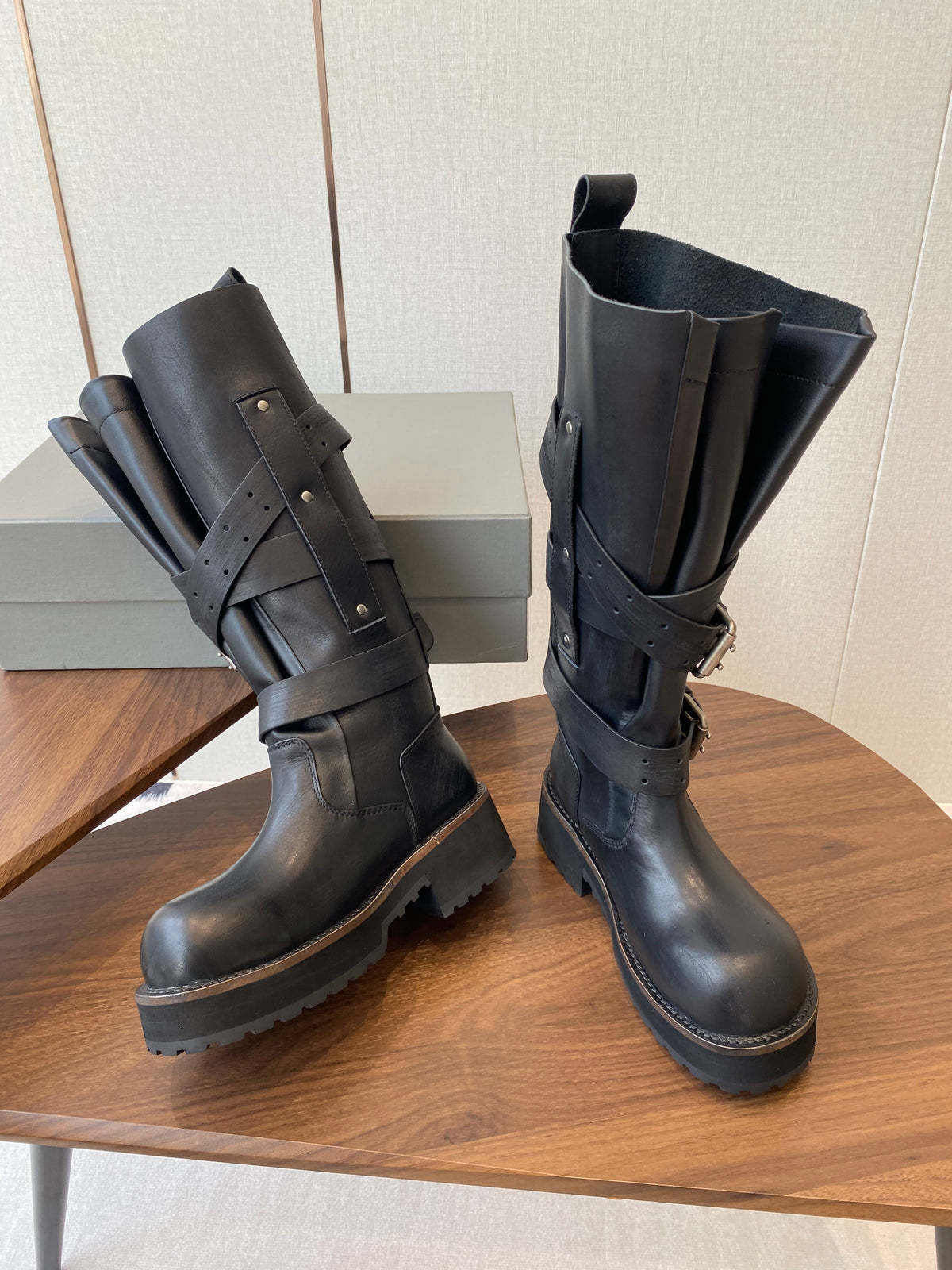 BALEN HIGH BUCKLE BOOTS IN BLACK CALFSKIN