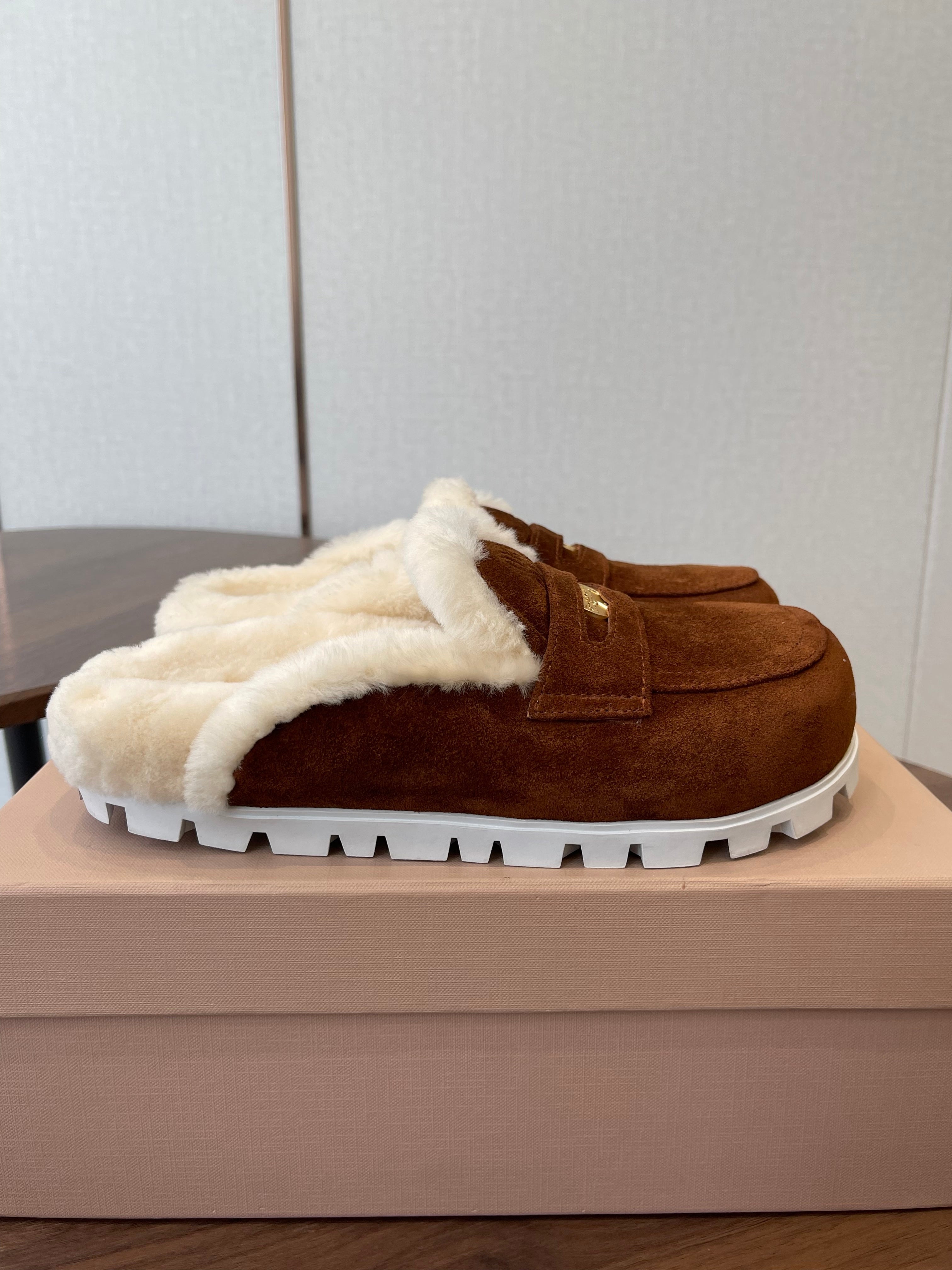 MIUMIU 25S MULES SLIPPERS SHEEPWOOL IN DARK BROWN SUEDE