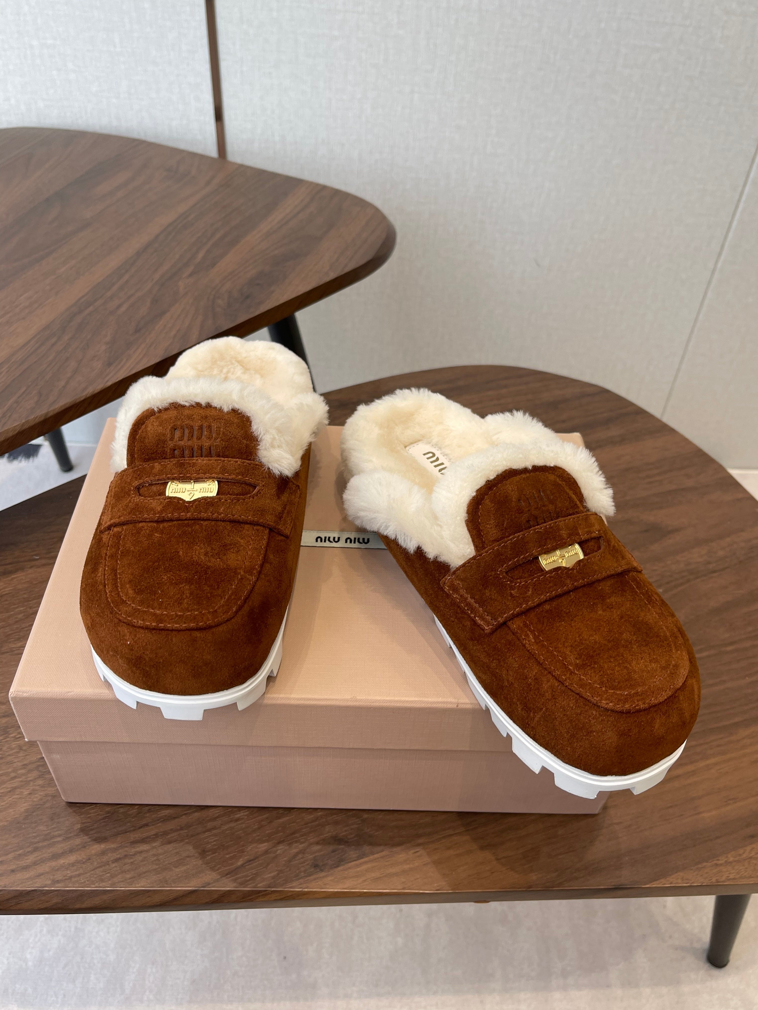 MIUMIU 25S MULES SLIPPERS SHEEPWOOL IN DARK BROWN SUEDE