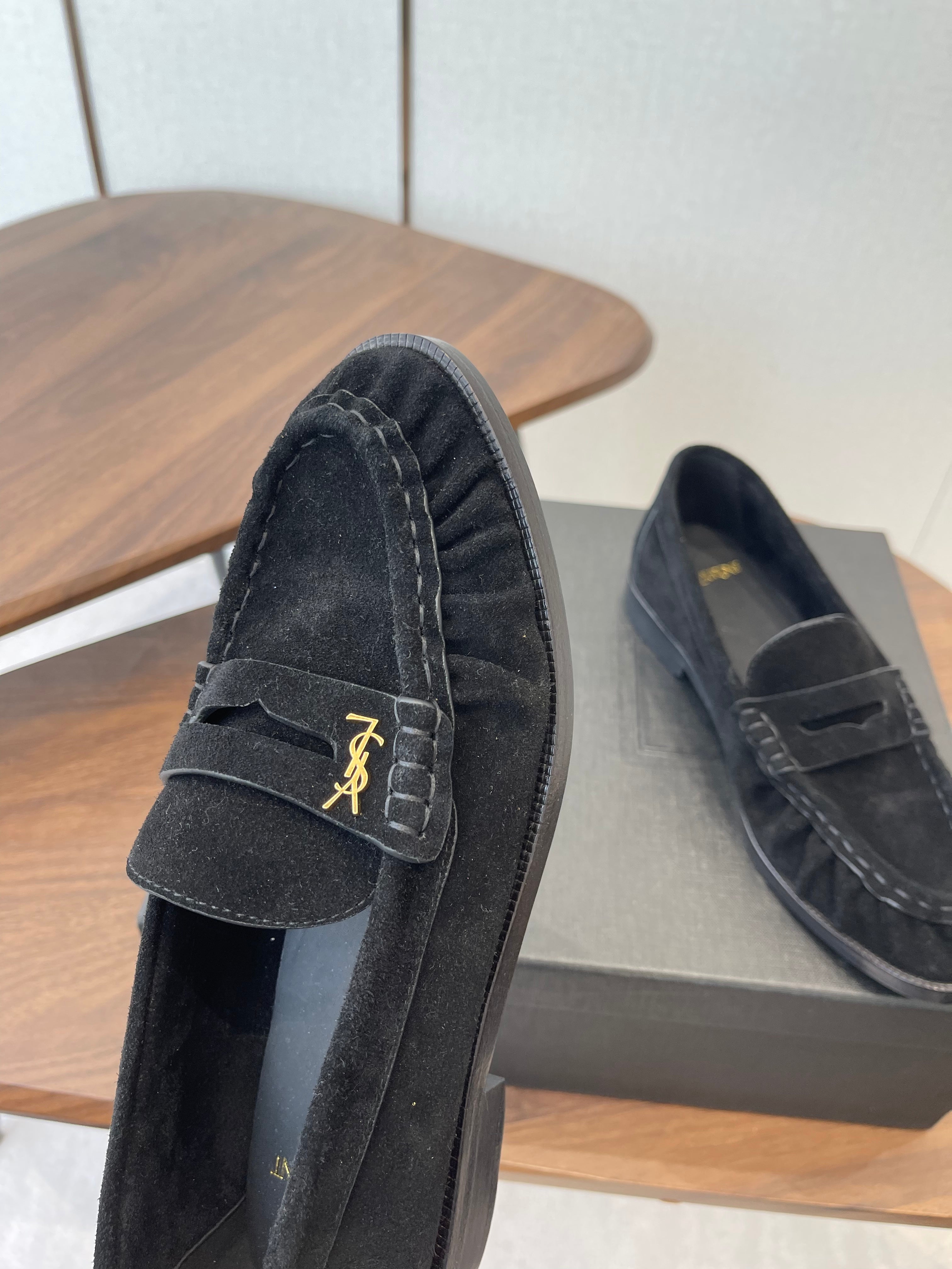 YSL 26S LOAFER IN BLACK SUEDE