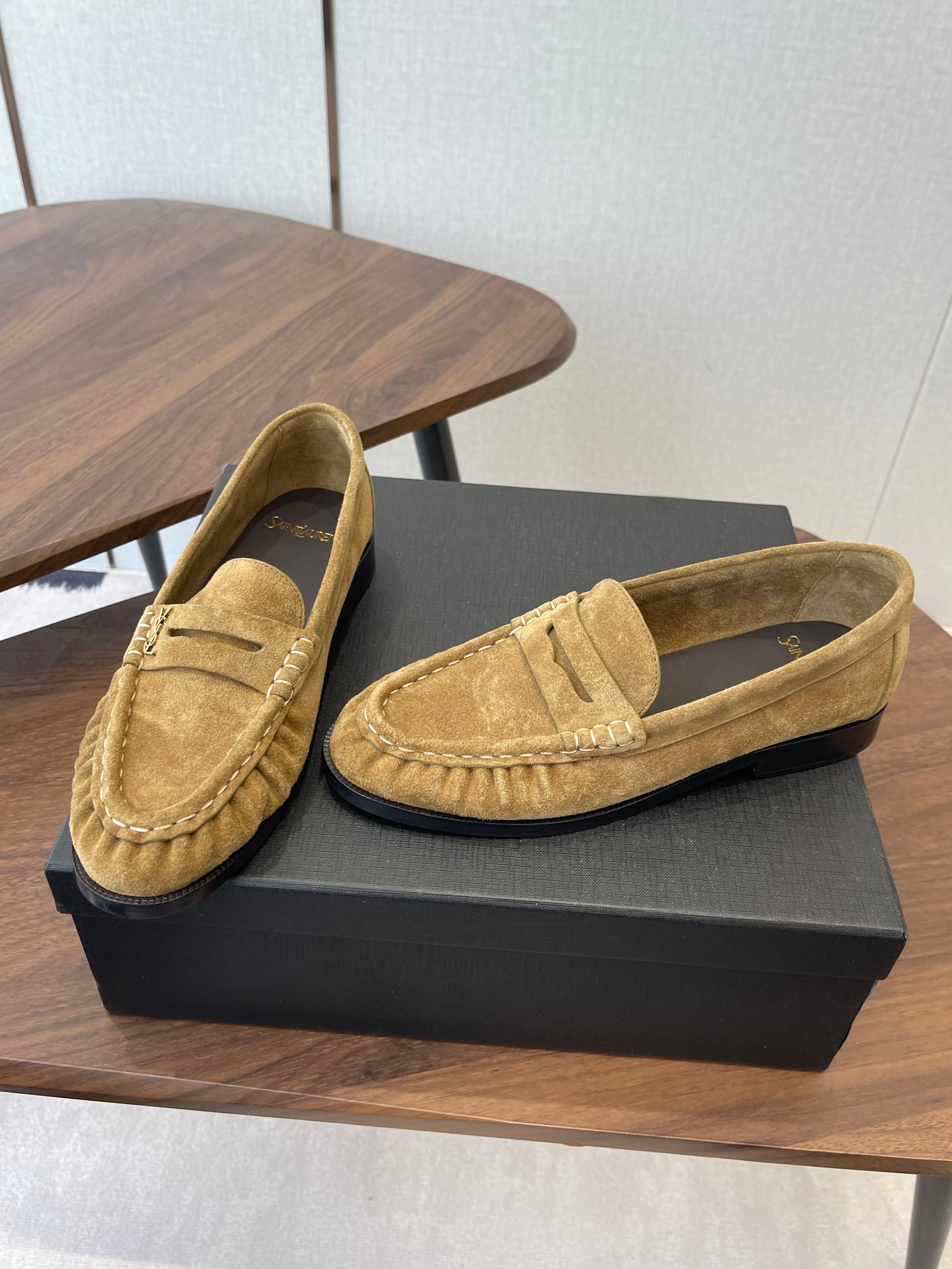 YSL 26S LOAFER IN LIGHT BROWN SUEDE