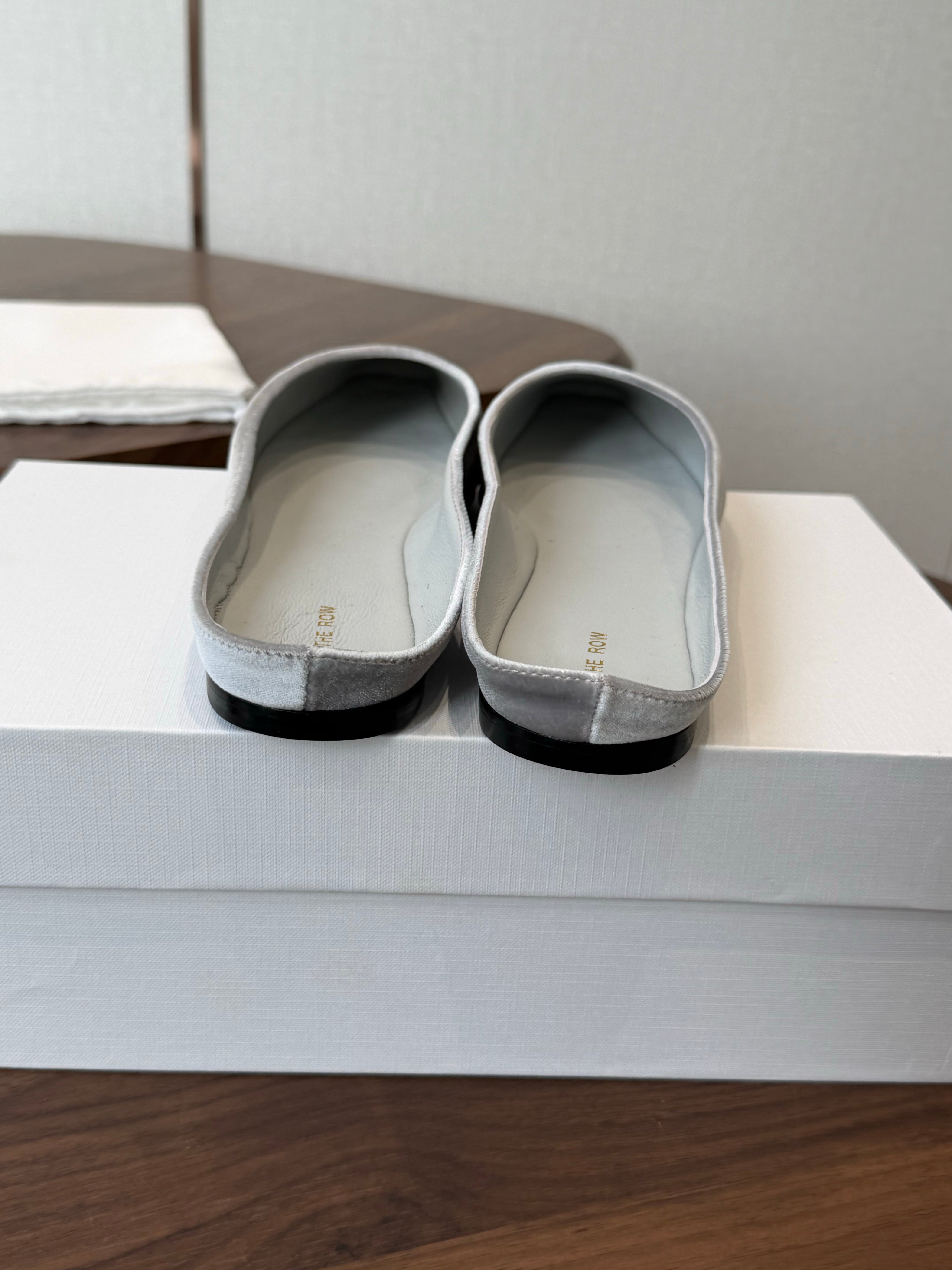 THE ROW 26S POINTED TOE MULES IN LIGHT GREY VELVET