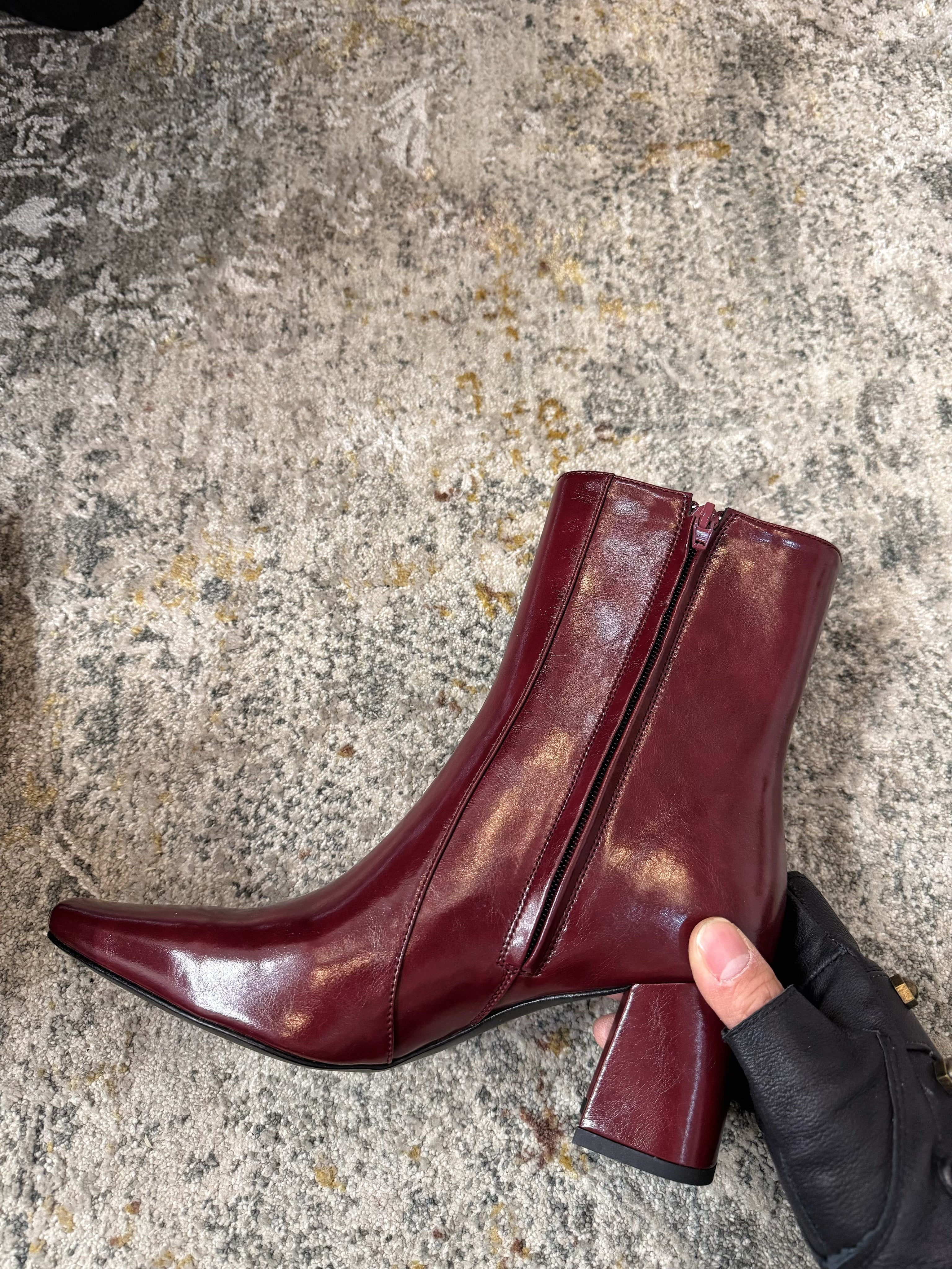 YSL 26S ANKLE BOOTS 70 MM IN DARK RED SHINY CALFSKIN