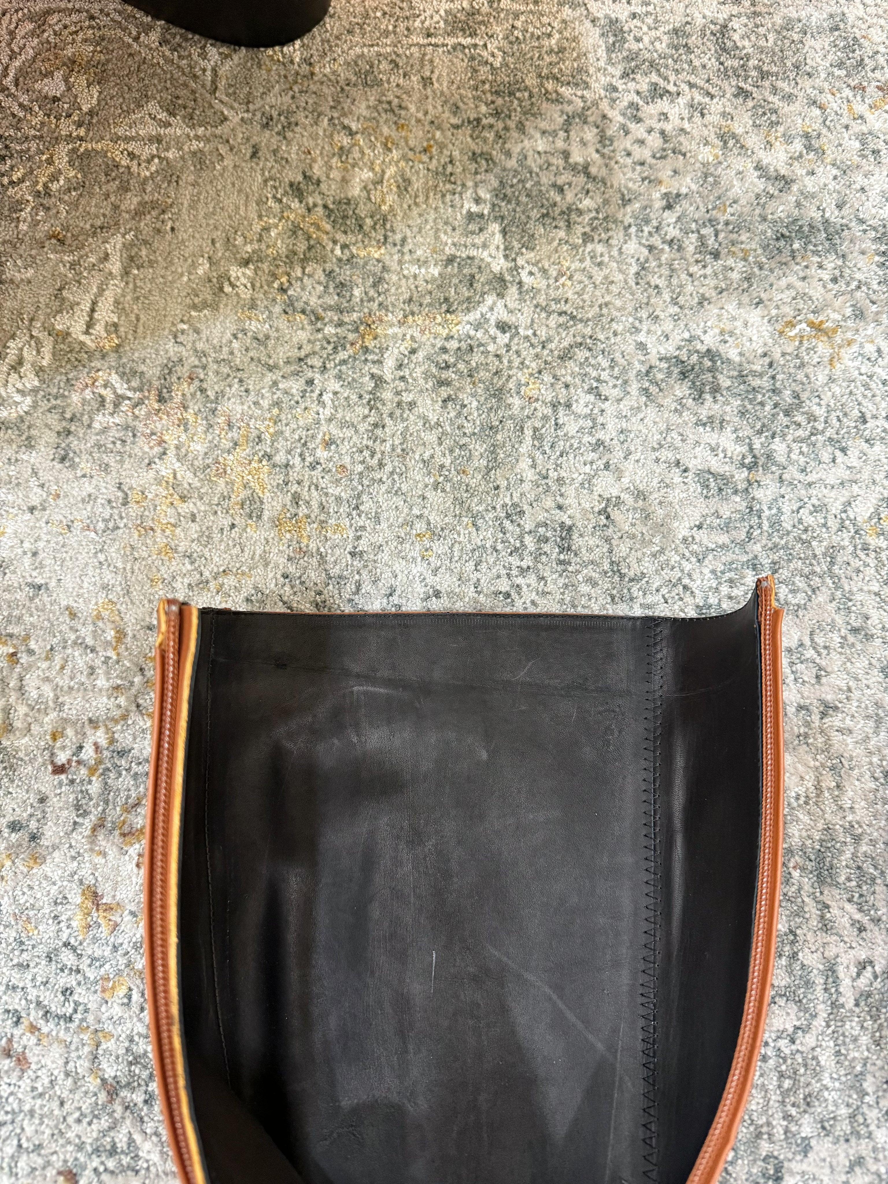 HM 26S FLAT KNEE-HIGH BOOTS IN COGNAC BROWN CALFSKIN 