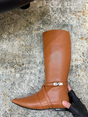 HM 26S FLAT KNEE-HIGH BOOTS IN COGNAC BROWN CALFSKIN 