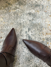 HM 26S FLAT KNEE-HIGH BOOTS IN DARK BROWN CALFSKIN