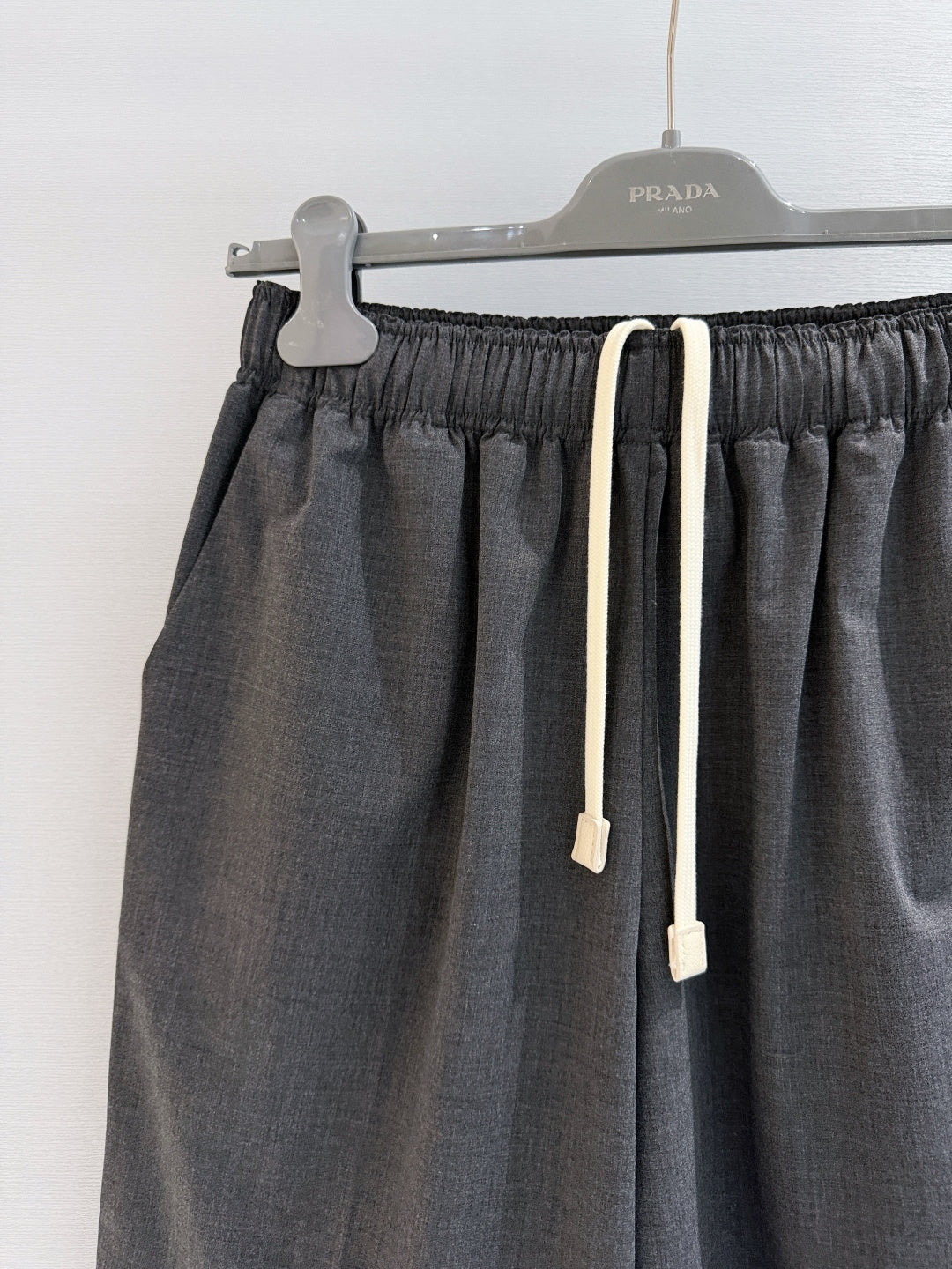 PRADA 26S SHORTS STYLE 958