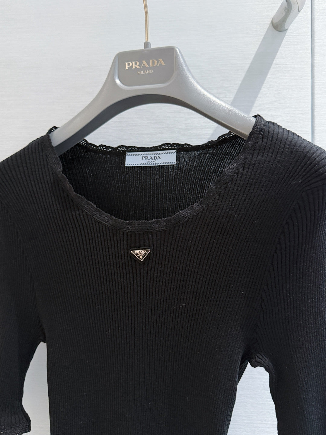 PRADA 26S SHORT-SLEEVE KNIT SWEATER STYLE 945