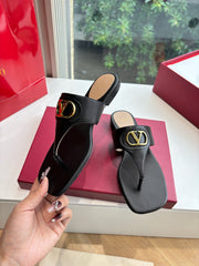 VLTN THONG SANDALS 25S IN BLACK LAMBSKIN WITH GOLD HARDWARE