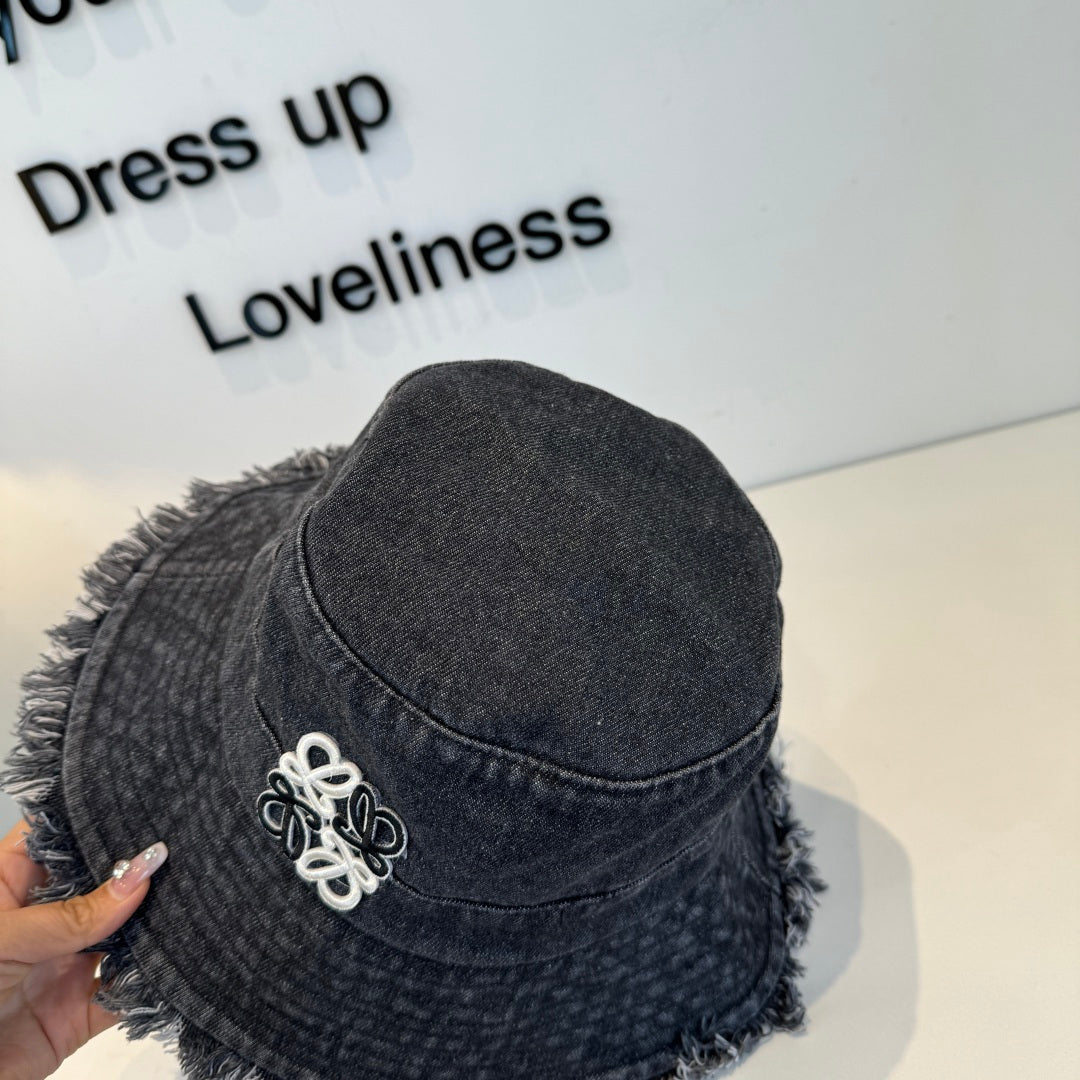 LOEWE 26S DENIM BUCKET HAT STYLE 180