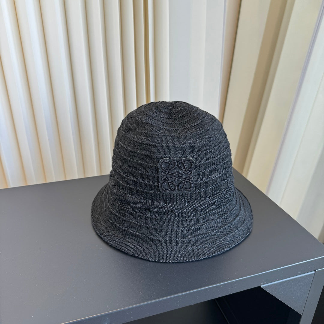 LOEWE 26S CROCHET BUCKET HAT STYLE 064