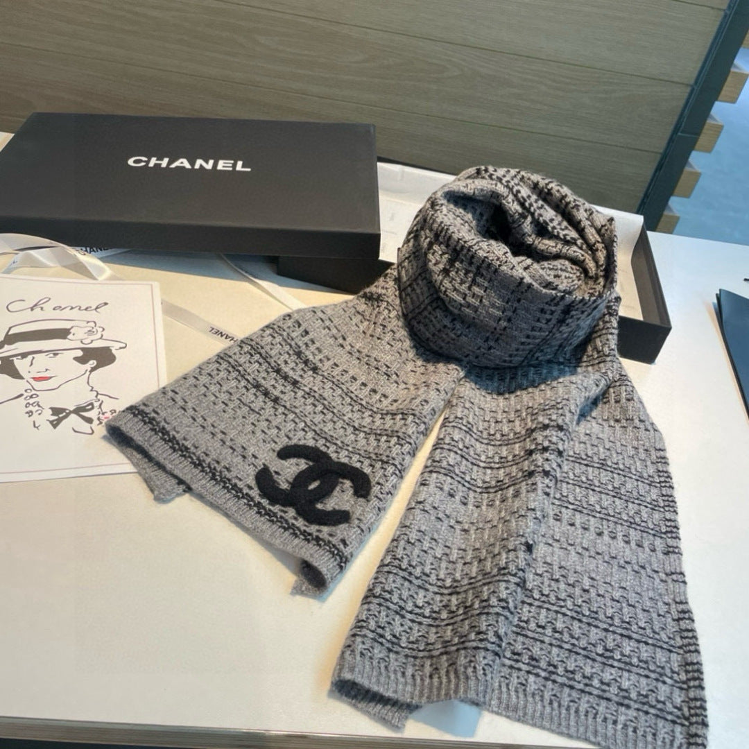 CHANEL 25S SCARF 180 IN CASHMERE 931425