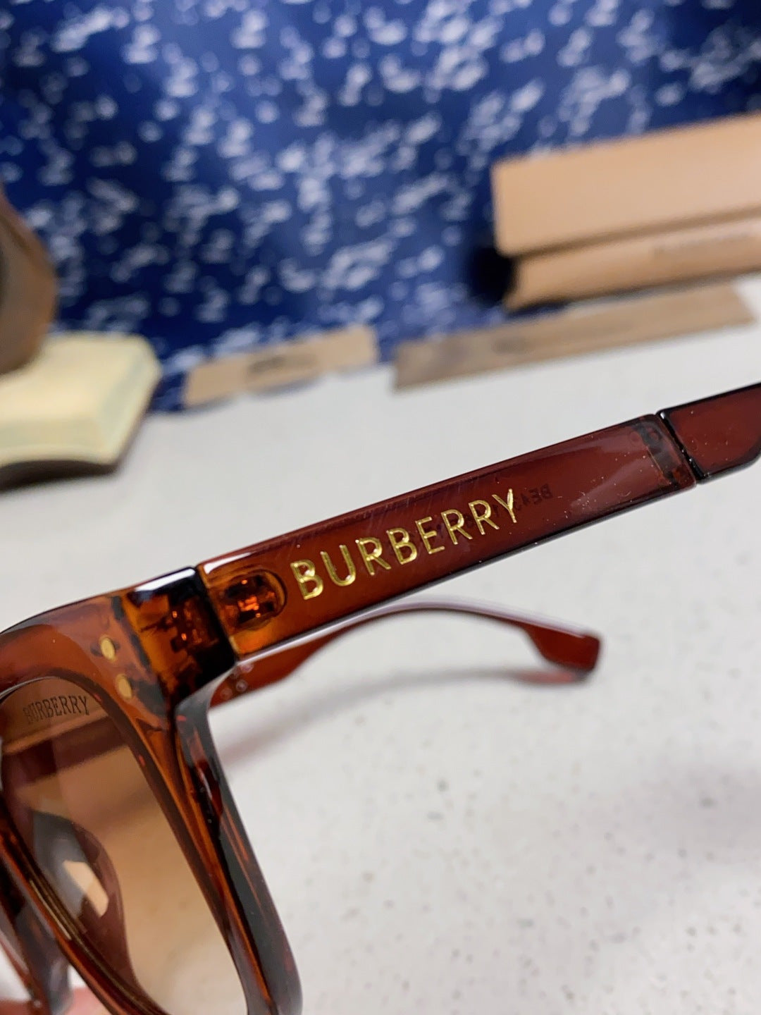 BURBERRY 26S SQUARE FRAME IN ACETATE 406616