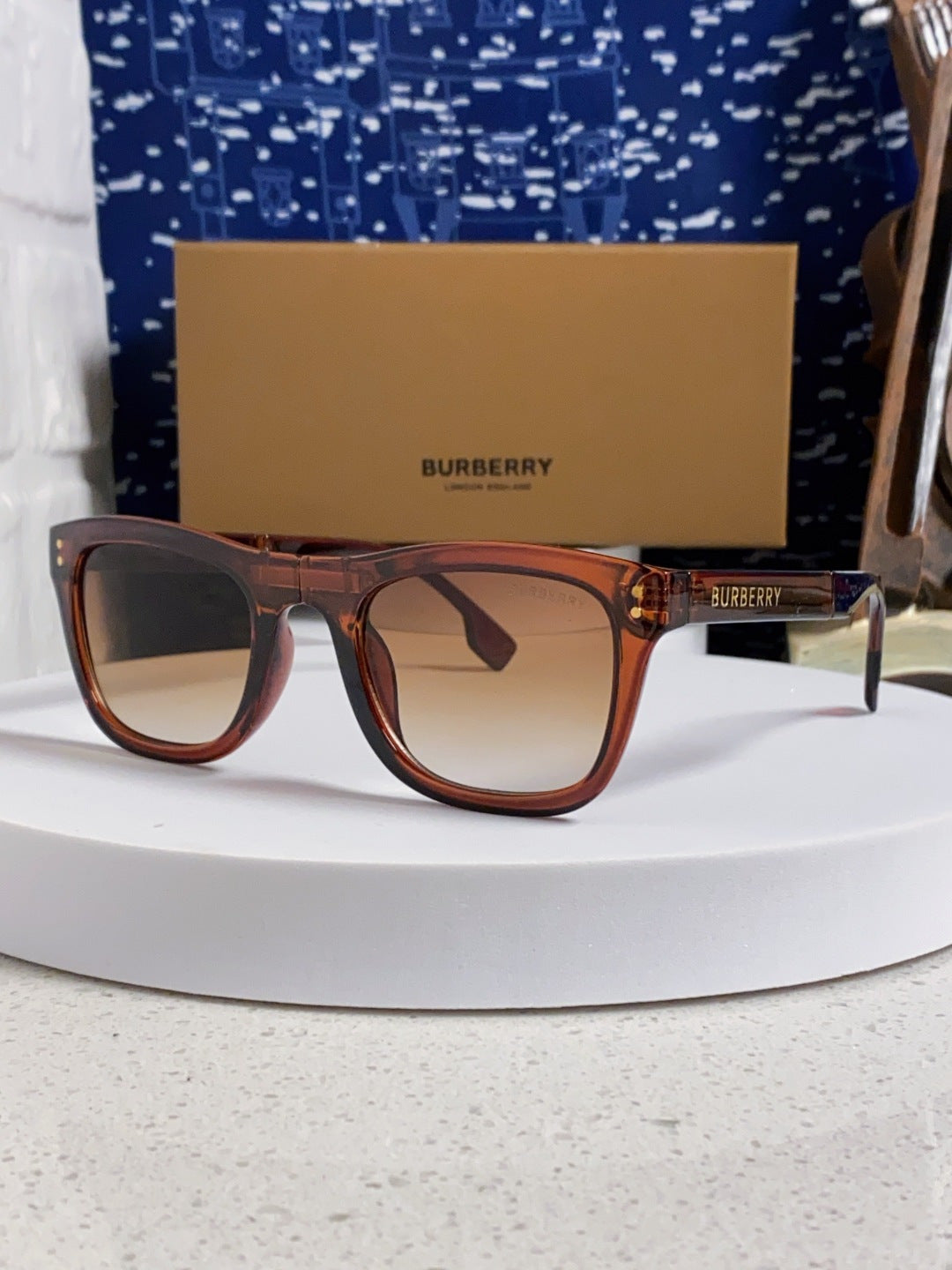 BURBERRY 26S SQUARE FRAME IN ACETATE 406616