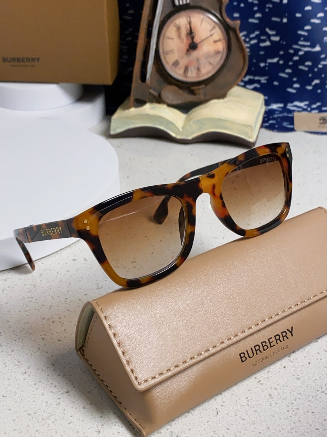 BURBERRY 26S SQUARE FRAME IN ACETATE 406617