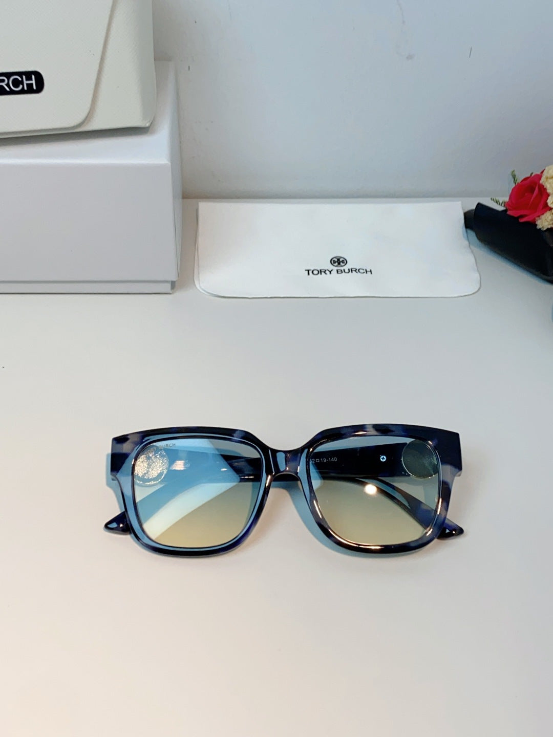 BURBERRY 26S SQUARE FRAME IN ACETATE 406678