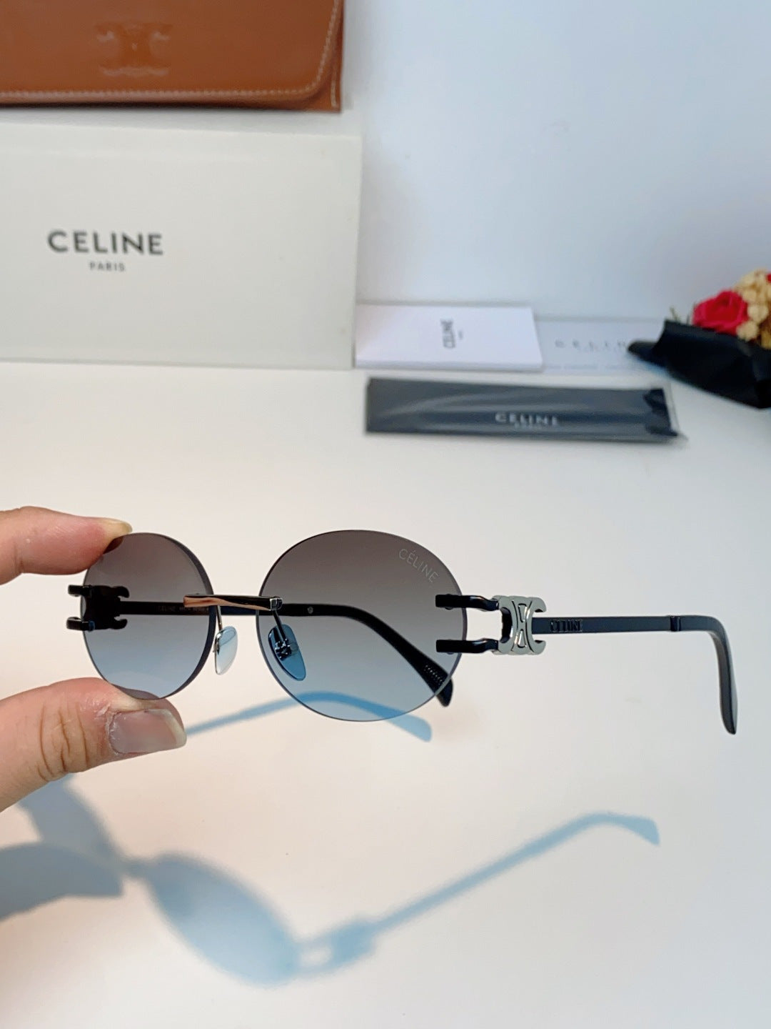 CELINE 26S OVAL FRAME IN METAL 427823