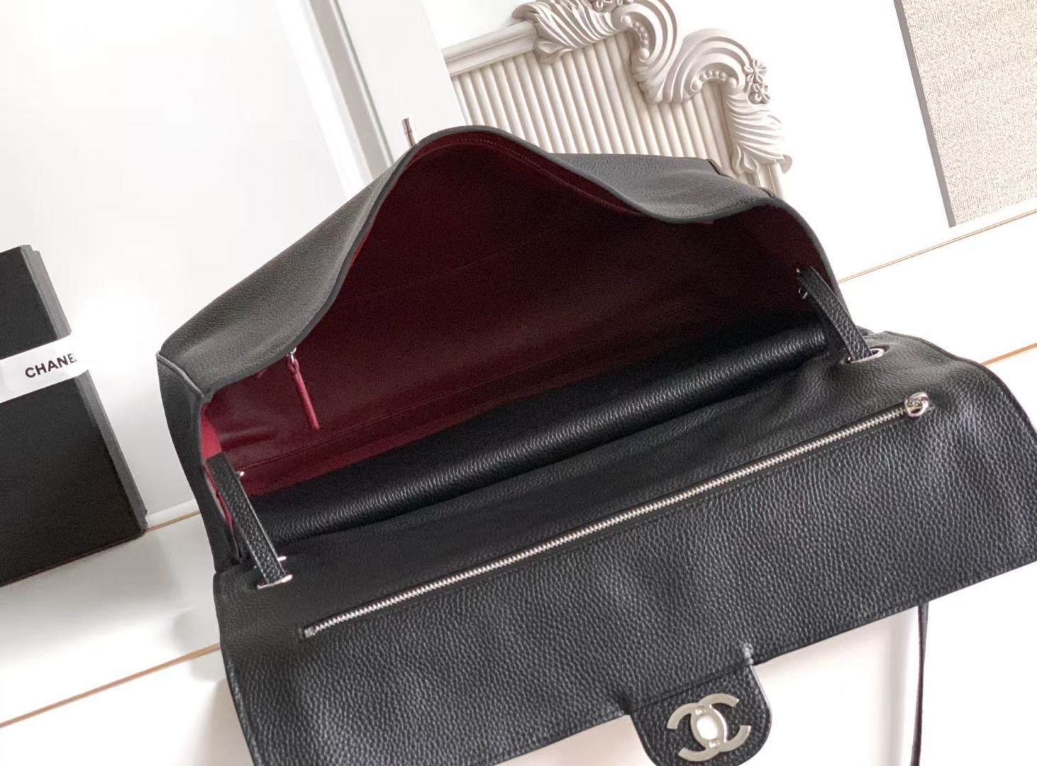 CHANEL 26S SOUPLISSIMO MAXI FLAP 39 IN BLACK GRAINED CALFSKIN SILVER HARDWARE