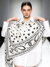 CHANEL 25S SCARF 135 CM IN CASHMERE SILK 943685