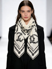 CHANEL 25S SCARF 135 CM IN CASHMERE SILK 943685