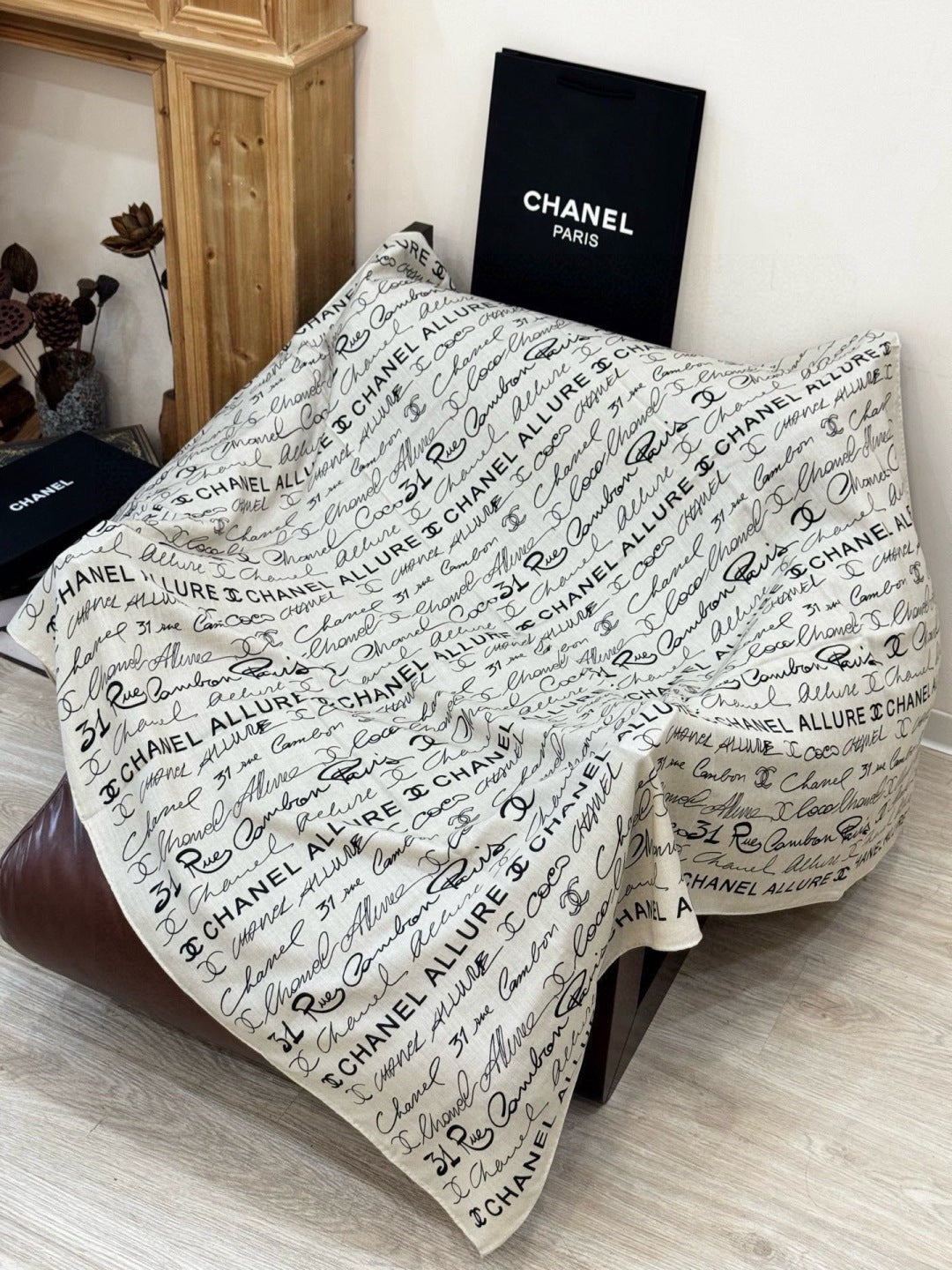 CHANEL 25S SCARF 135 CM IN CASHMERE SILK 943693